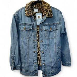 NWT DENIM LEOPARD FAUX FUR LINED TRUCKER JACKET